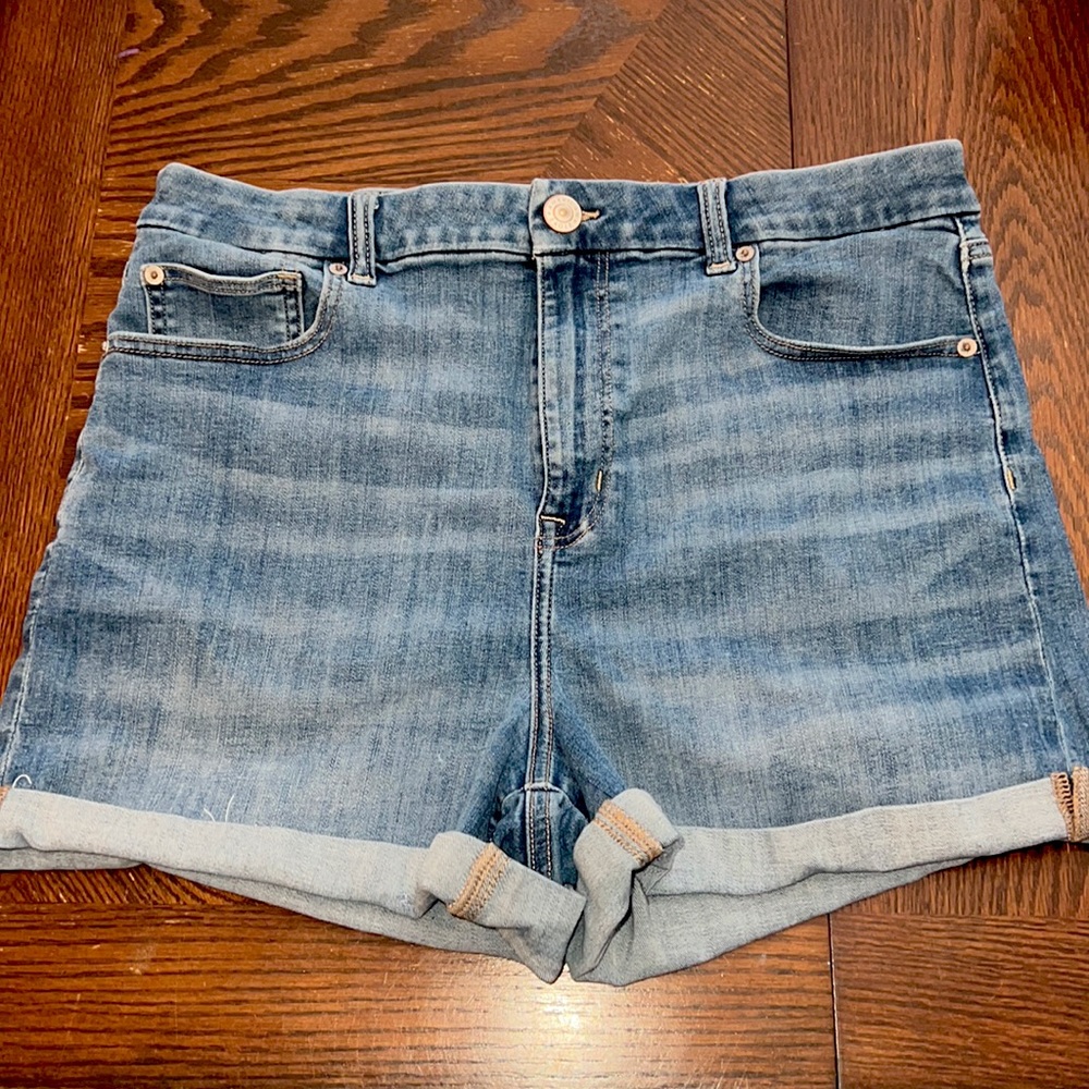 AE curvy shortie